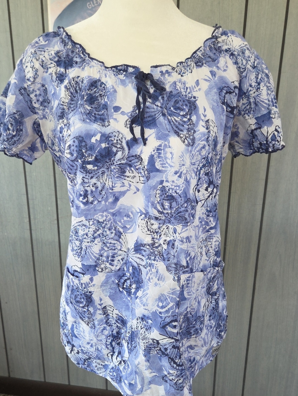 Peaches Brand XS Scrub Top
